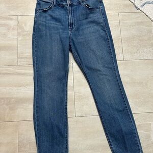 Old Navy Women's Straight Leg Jeans in Classic Blue